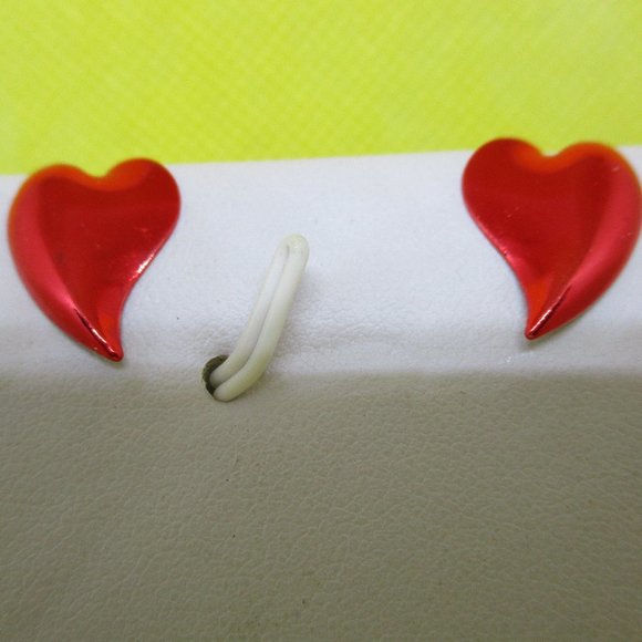 Gold Tone Enamel Christmas Ornament With 3 Pair Pierced Earring Openwork Wreath - Picture 8 of 10